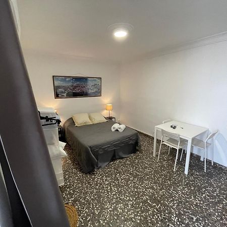 Appartamento Alojamiento En El Centro De Toledo Esterno foto